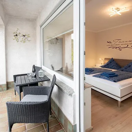 Am Matthiasturm Апартаменты Neef